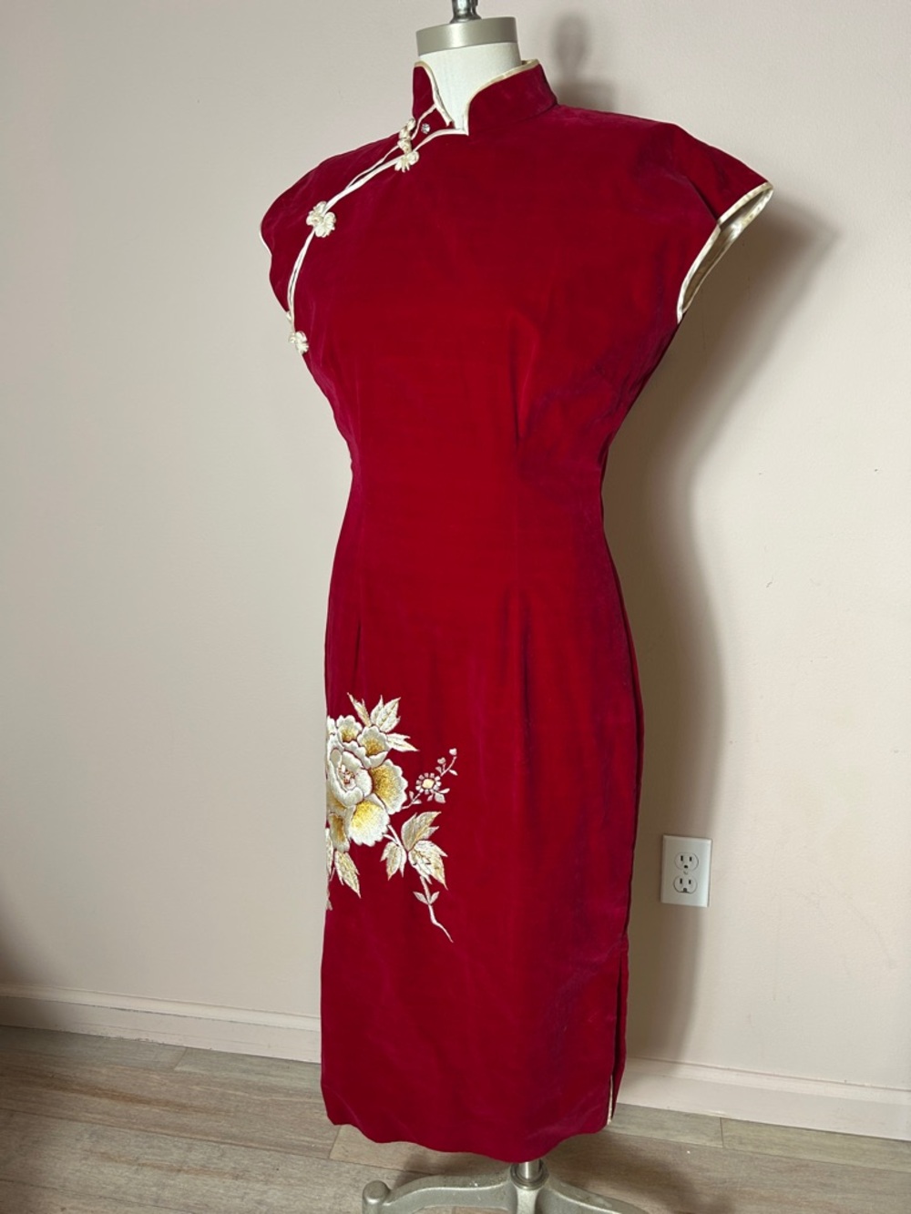 Classic Red Velvet Cheongsam Dress with Embroidered Floral Detail in gold Asian - Picture 6 of 17